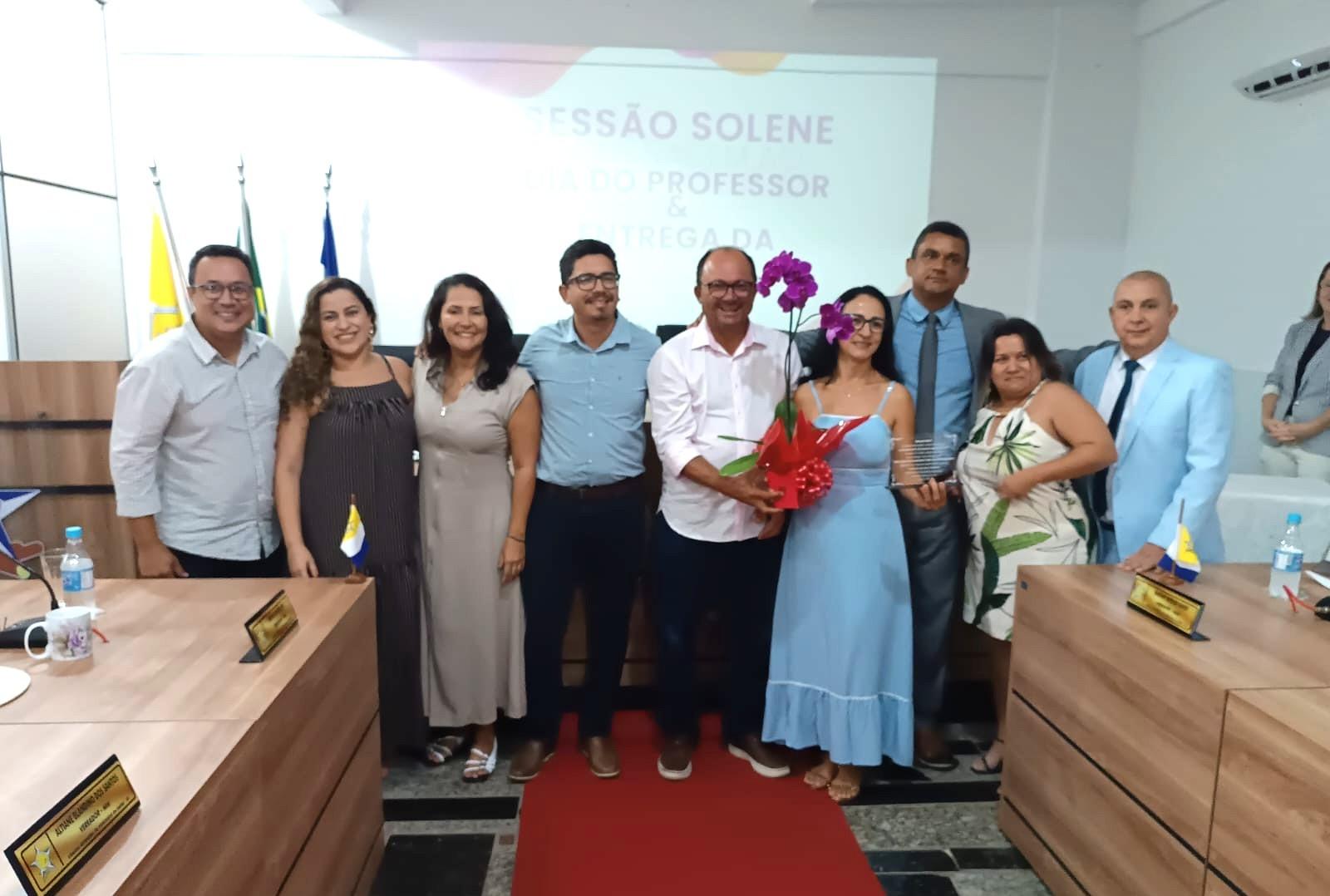 Câmara Municipal de Conceição da Barra, no ES, celebra o Dia do Professor com homenagens a profissionais da Educação