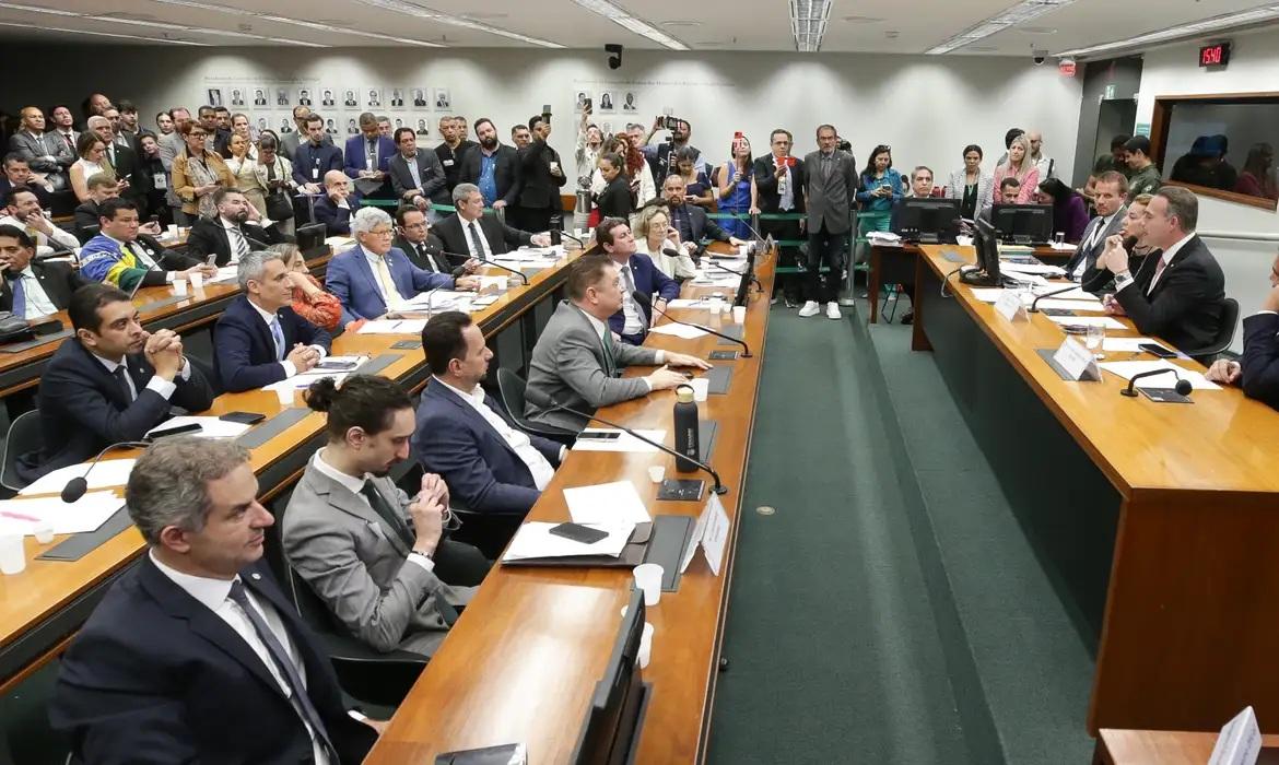 Conselho de Ética arquiva representação contra Eduardo Bolsonaro