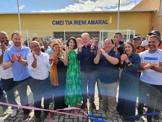 Governo do Espírito Santo faz entregas e anuncia novos investimentos em Anchieta