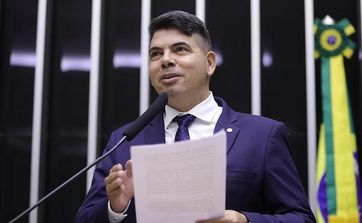 Deputado Messias Donato apresenta moção de repúdio contra ataques de Lula ao Congresso Nacional