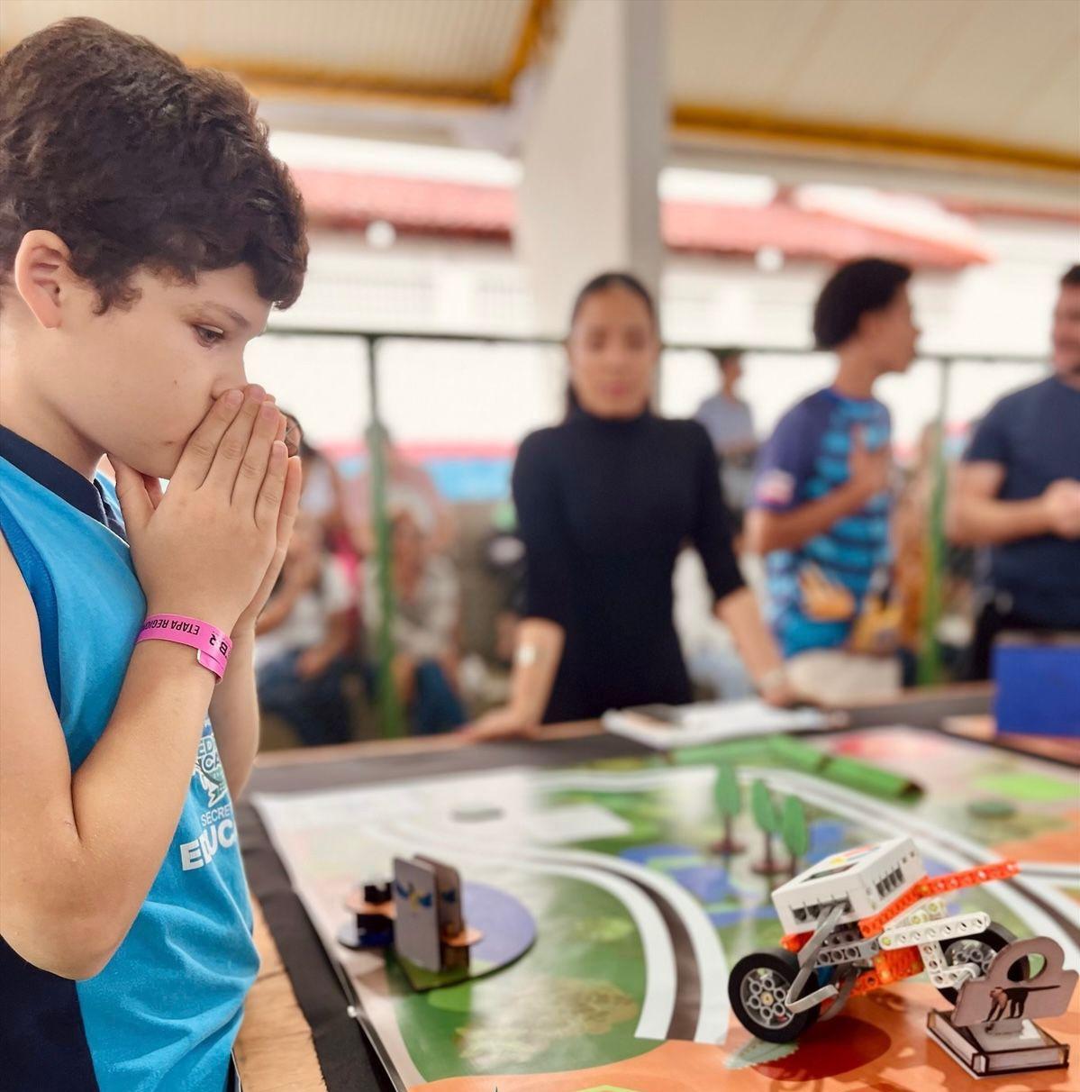 Projeto de robótica de Pedro Canário, no ES, rende resultados e leva alunos a torneio nacional