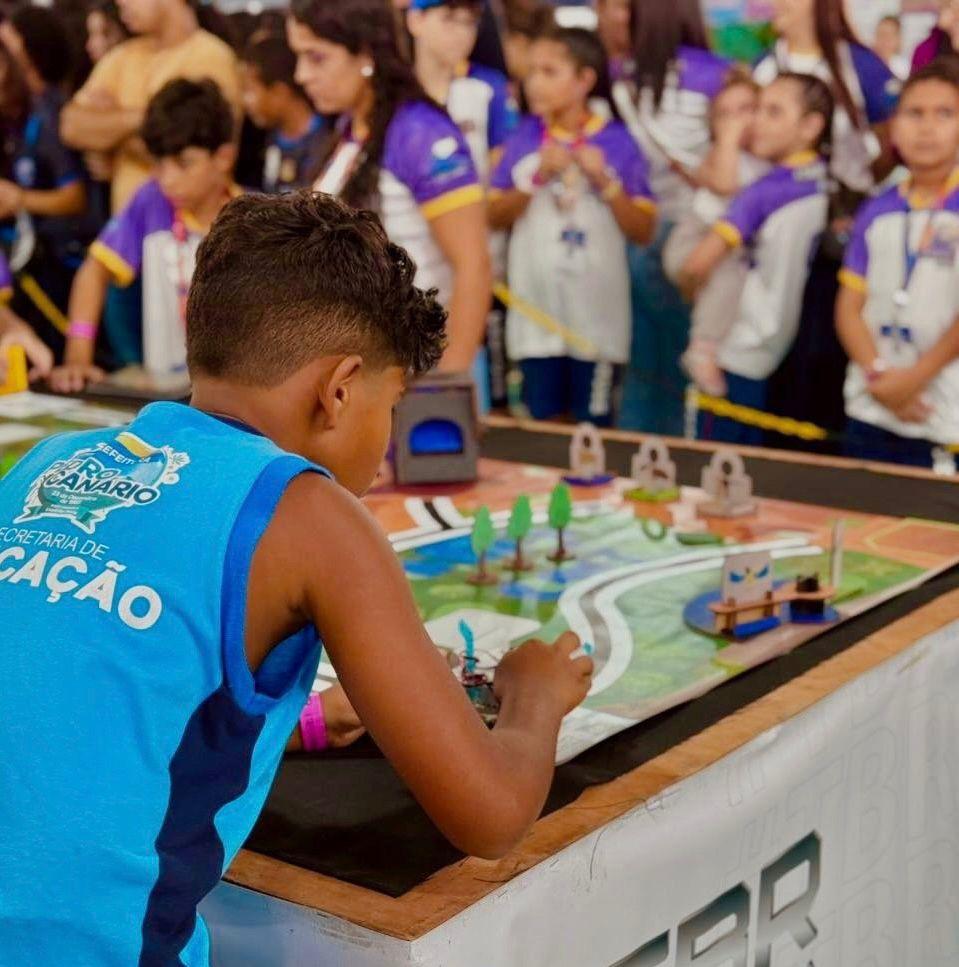 Projeto de robótica de Pedro Canário, no ES, rende resultados e leva alunos a torneio nacional