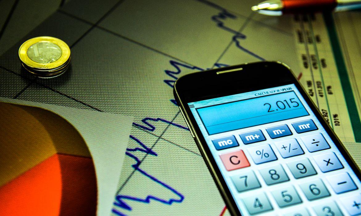 Mercado financeiro reduz previsão da inflação para 4,56% em 2025