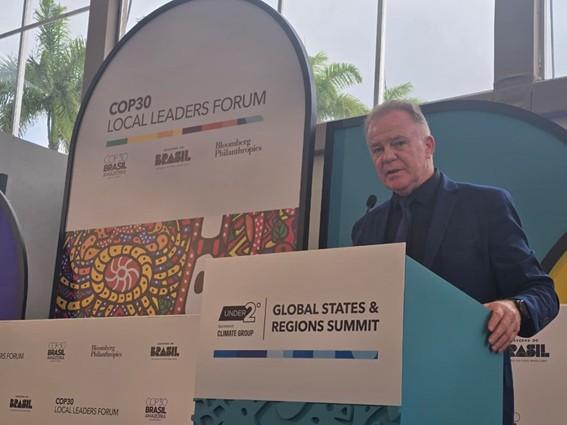 Governador do ES destaca ações climáticas estaduais durante fórum da COP30 no Rio de Janeiro