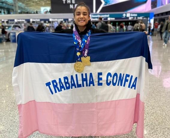 Thaís Loureiro conquista título europeu de jiu-jitsu na Itália