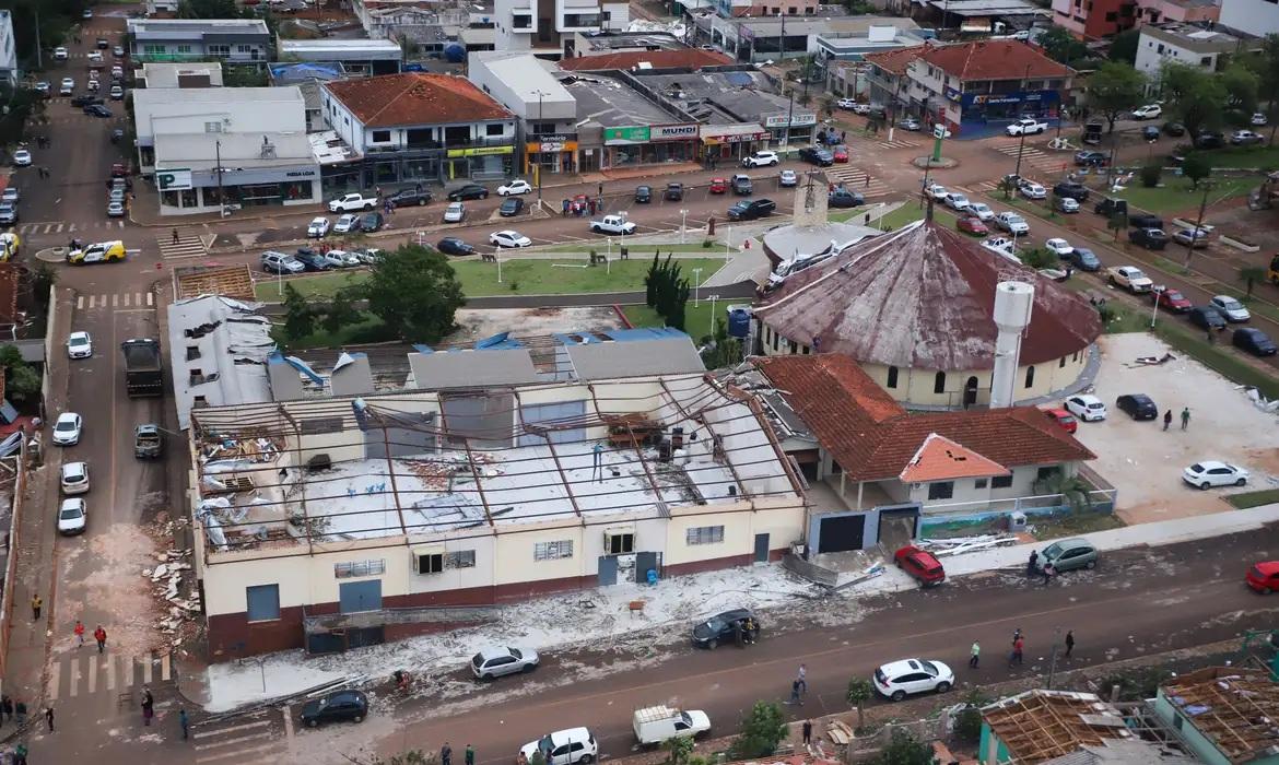 Governo trabalha para liberar FGTS de atingidos por tornado no Paraná