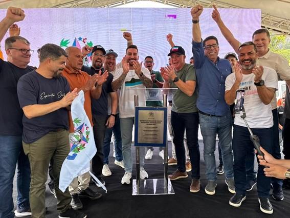 Governador do Espírito Santo entrega pavimentação do acesso ao Monte Aghá e anuncia nova UPA em Itapemirim