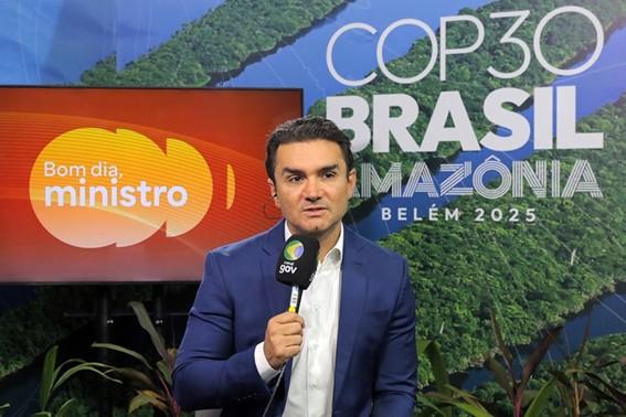 Meta de 10 milhões de turistas estrangeiros em 2028 pode ser alcançada em 2025, diz Celso Sabino
