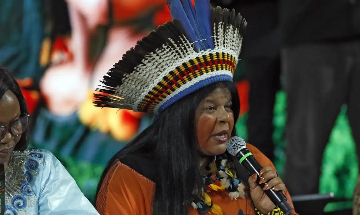 Ministra Sônia Guajajara anuncia publicação de 10 portarias de demarcação indígena