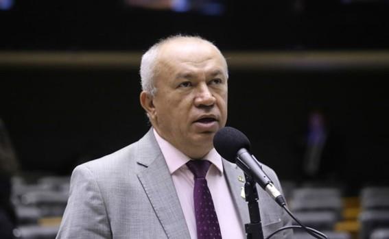 Comissão da Câmara aprova projeto que obriga governo a custear assistência à saúde de servidores que tiveram contato com DDT