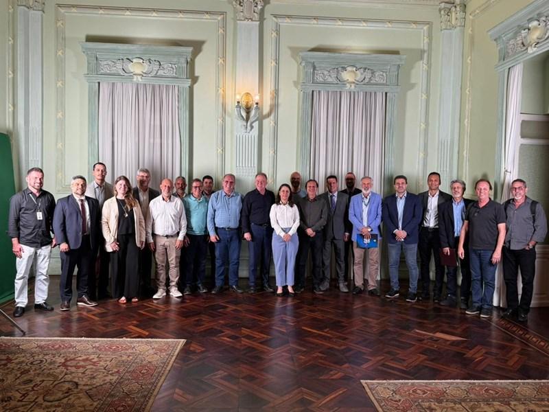 Governador do Espírito Santo assina Programa de Gestão de Ativos Rodoviários Proativo