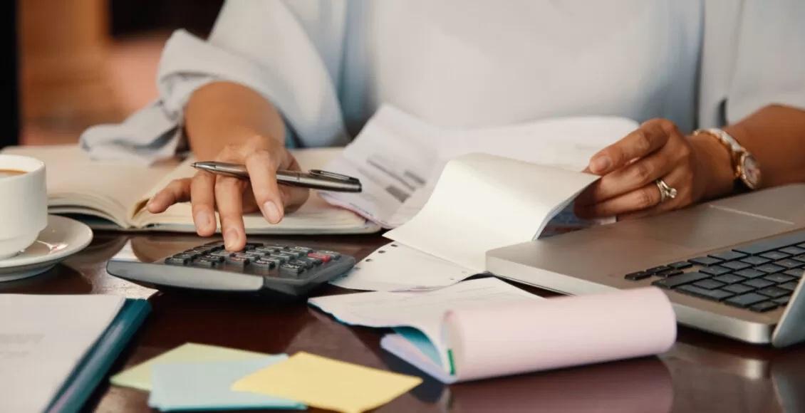 Mulheres negociam mais dívidas que os homens, revela Serasa