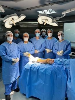 Espírito Santo realiza cirurgia inédita e implanta primeira prótese de tornozelo