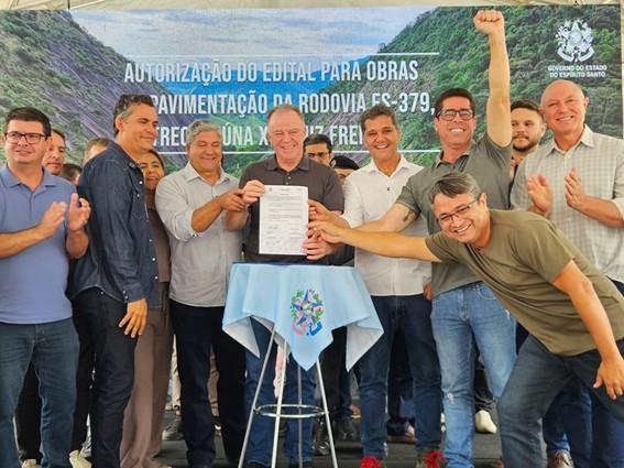 Casagrande vistoria obras da ES-379 em Irupi e anuncia novos investimentos para educação e saúde em Iúna, no ES