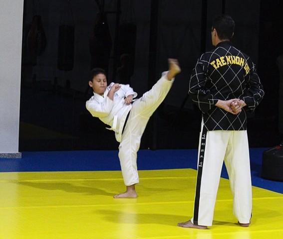 Sesport sedia Exame Estadual de faixa preta e dan de taekwondo