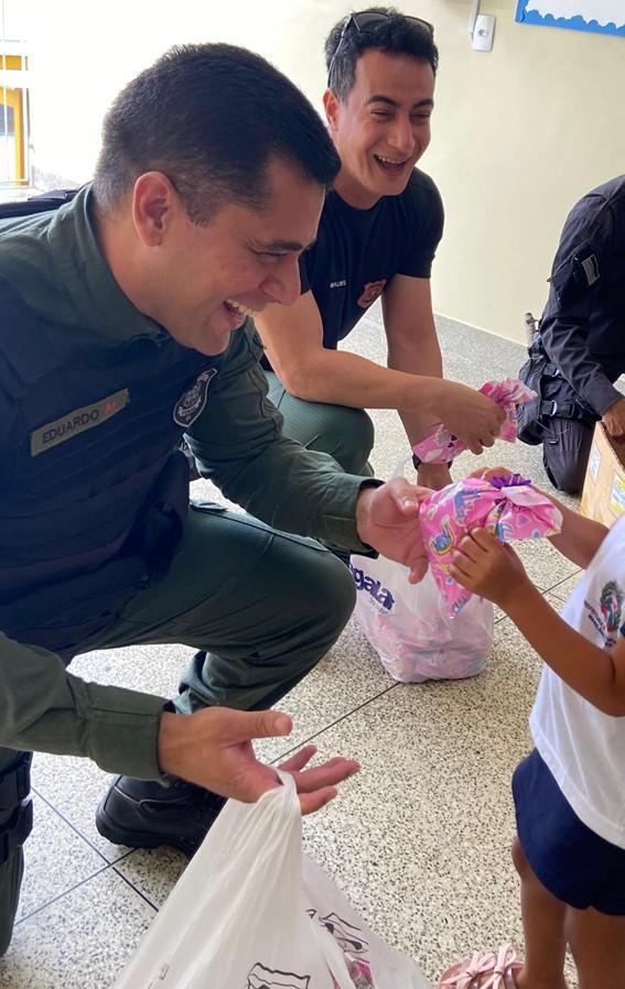 Servidores do CDPCOL realizam Operação Sorriso 2025 e doam 1.300 brinquedos em Colatina, no ES