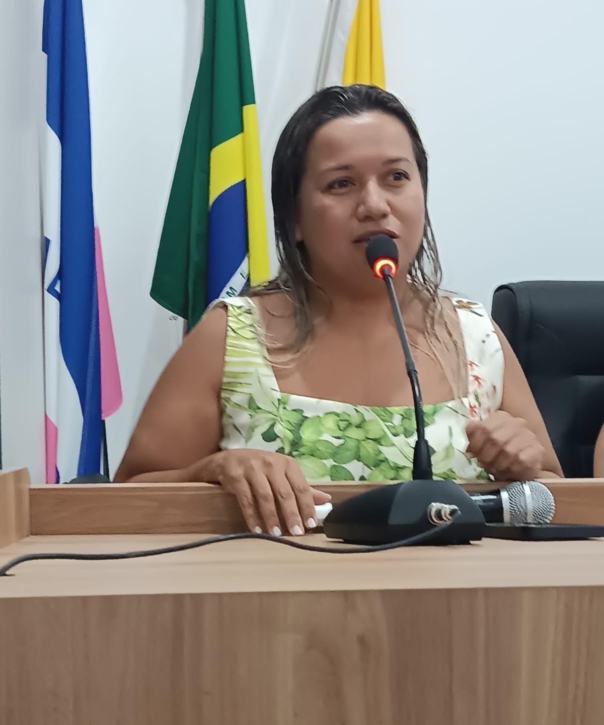 Vereadora Camila reivindica ao prefeito Erivan Tavares o retorno do tradicional “Verão Jesus na Barra”, em Conceição da Barra, ES