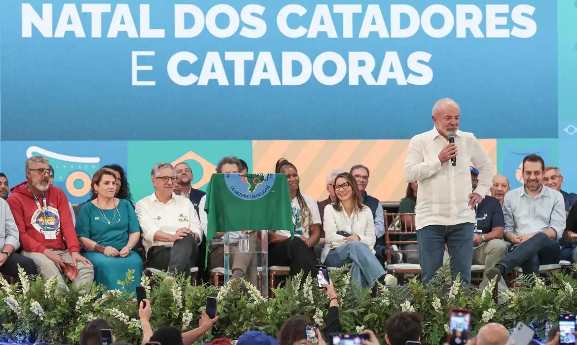 Lula defende que catadores tenham mais acesso à serviços públicos