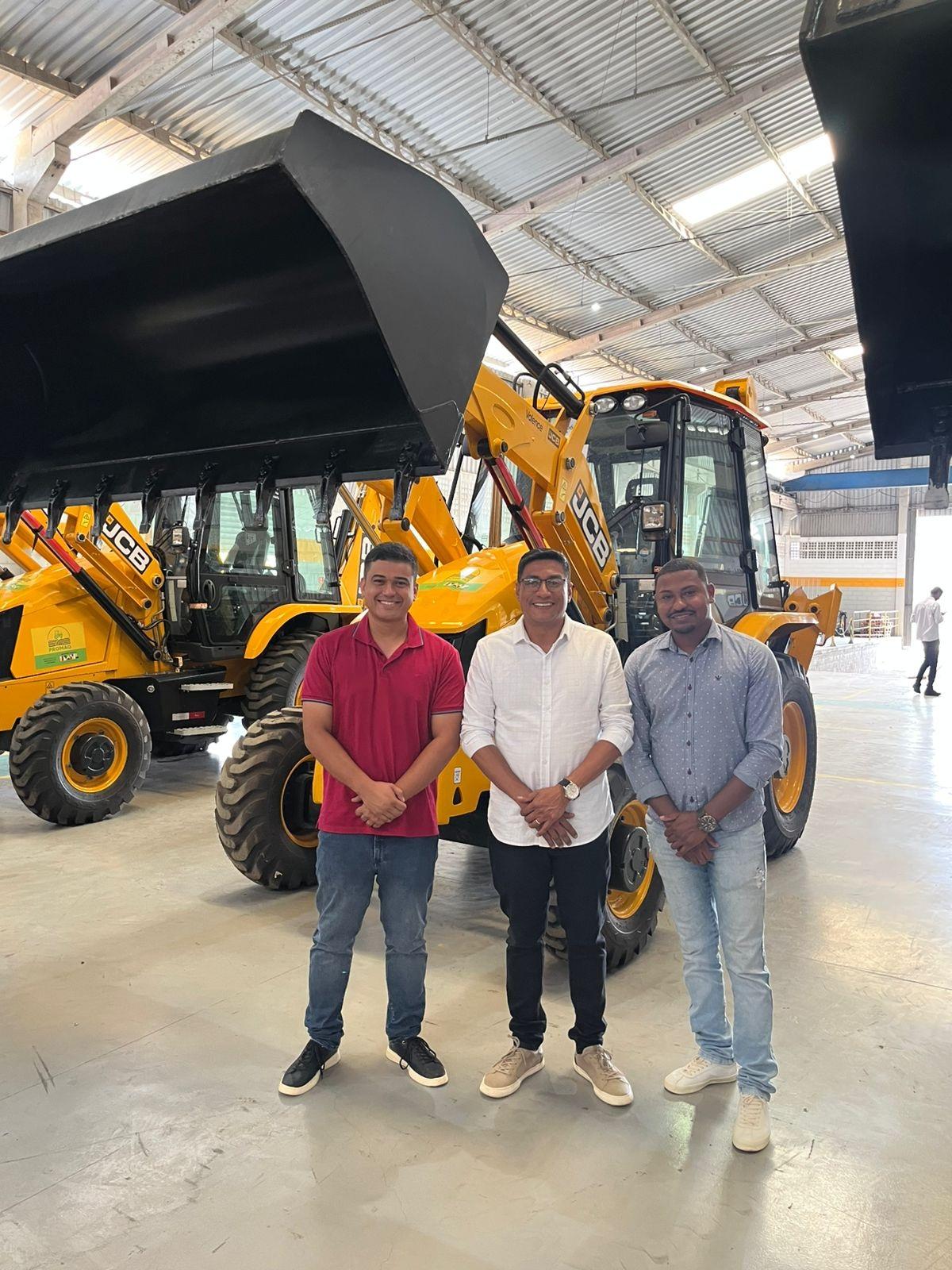 Pedro Canário, no ES, celebra 42 anos de emancipação com entrega de máquina agrícola pelo MAPA