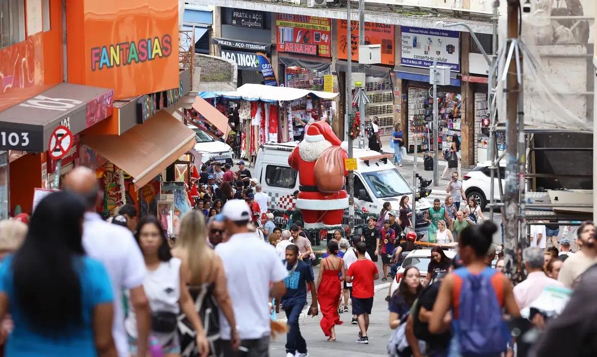 Novo salário mínimo será de R$ 1.621 em 2026