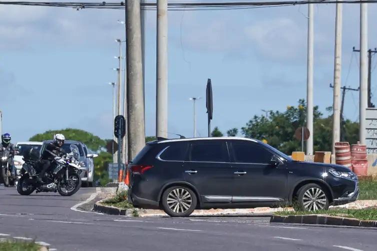 Jair Bolsonaro é internado para ser submetido a cirurgia nesta quinta-feira (25)