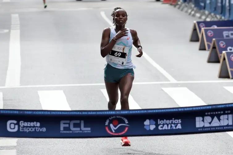 Atleta da Tanzânia vence São Silvestre e Nubia de Oliveira chega em 3º