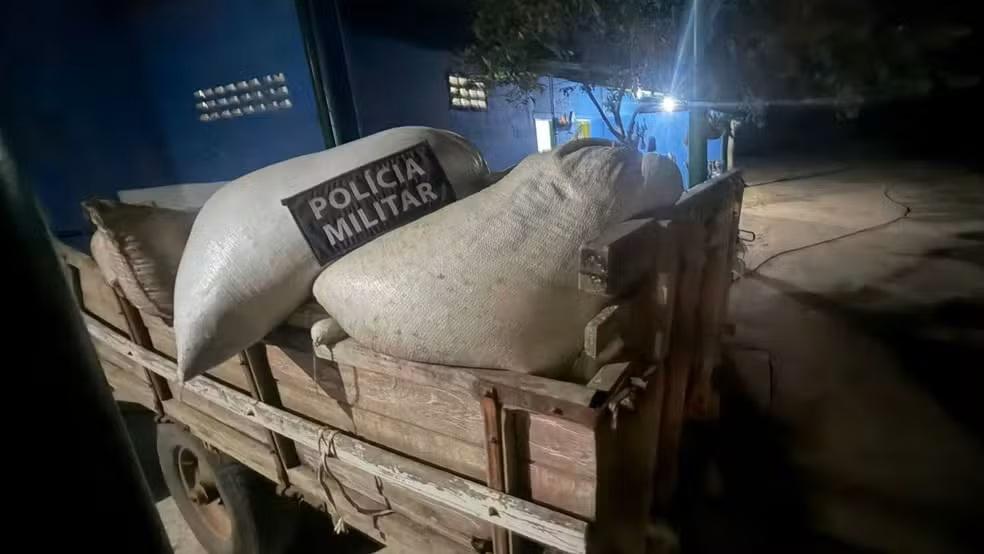 Quadrilha armada faz casal refém e rouba cerca de 6 toneladas de pimenta-do-reino em São Mateus