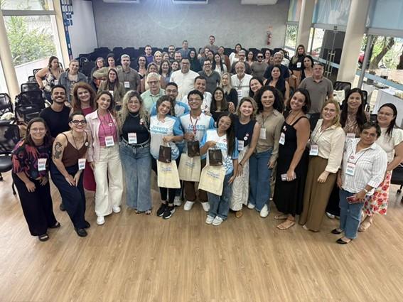 Equipes gestoras participam de formação para implantação da Educação em Tempo Integral em 2026 no ES