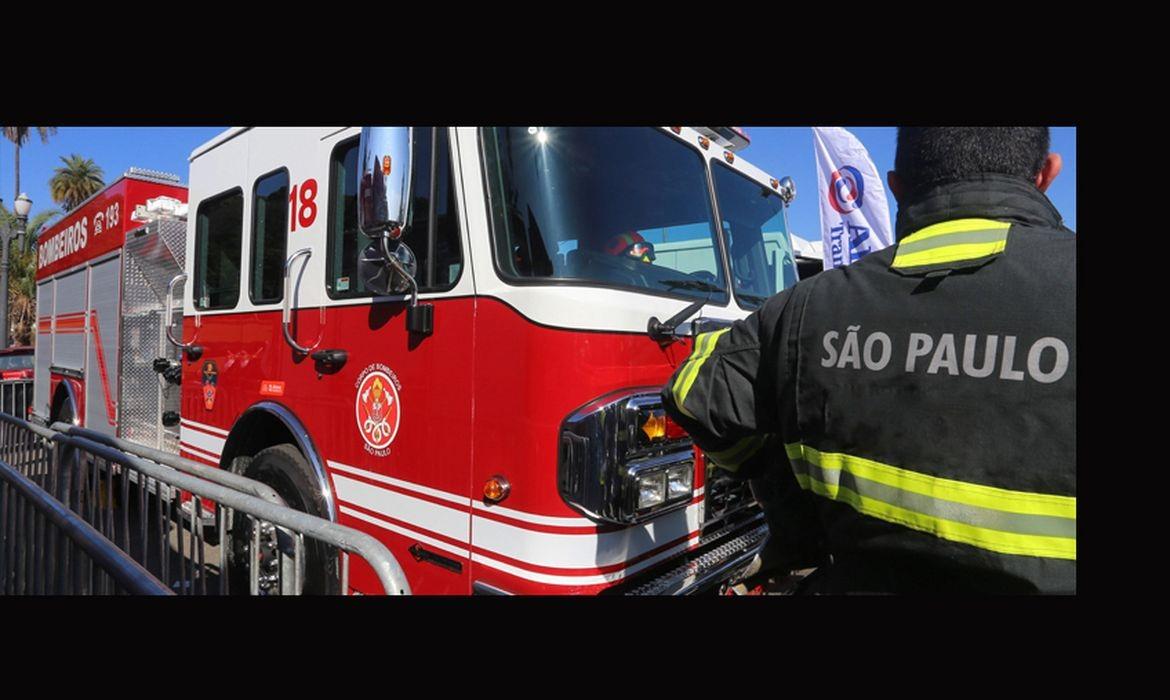 Homem e bebê morrem em incêndio em apartamento