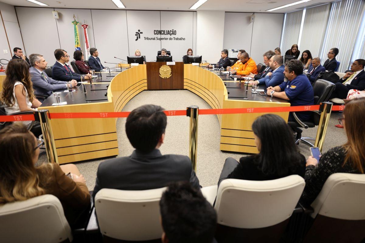 Após acordo, TST encerra dissídio coletivo de greve dos petroleiros