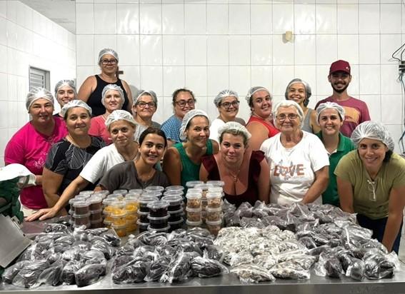 Muito além do chocolate: agricultores transformam cacau em dez produtos em curso do Incaper