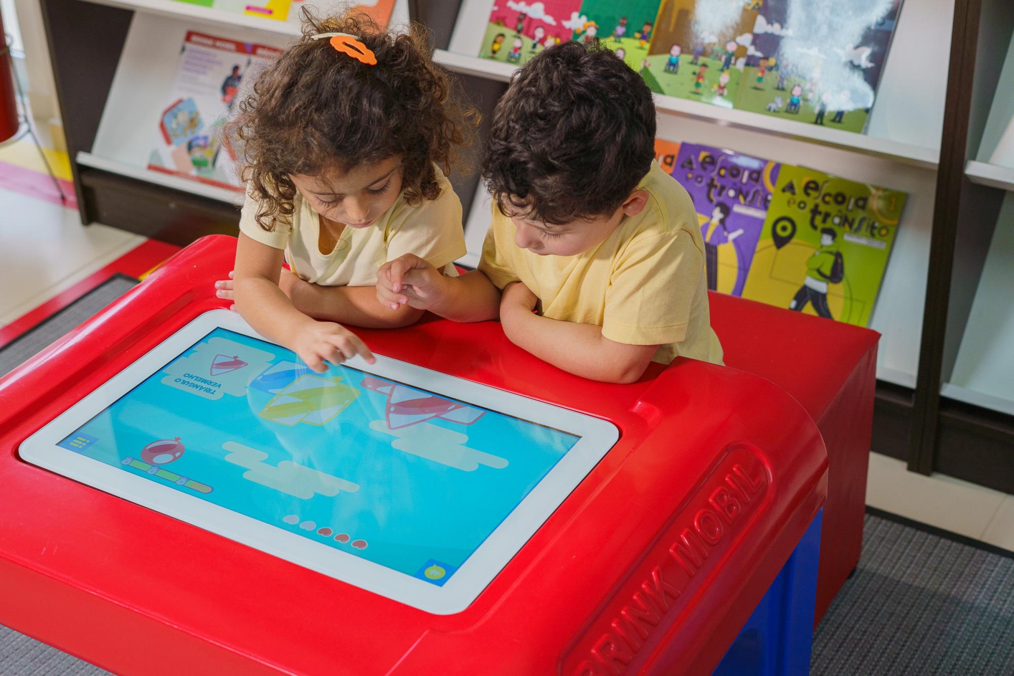 Prefeitura de Pedro Canário, no ES, apresenta kits escolares para mais de 3 mil alunos da rede municipal