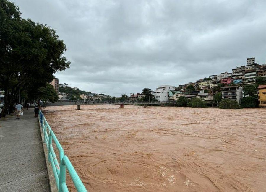 Chuvas elevam níveis dos rios no ES e Defesa Civil intensifica monitoramento