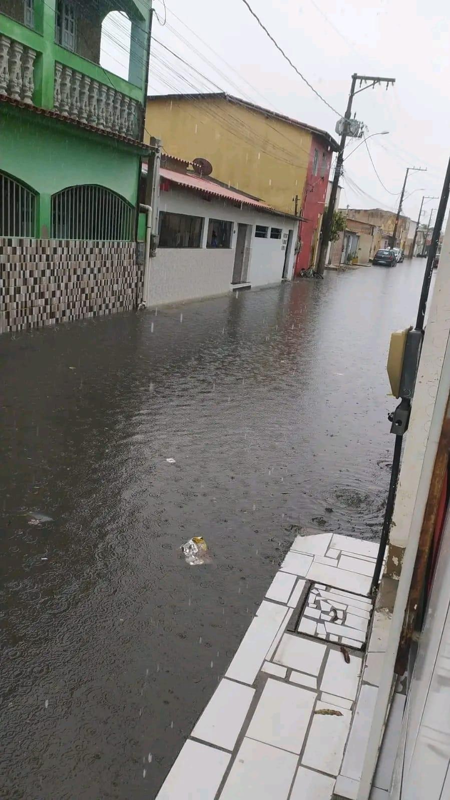 Prefeito Erivan Tavares garante solução definitiva para alagamentos na Rua São Lucas, em Conceição da Barra, ES