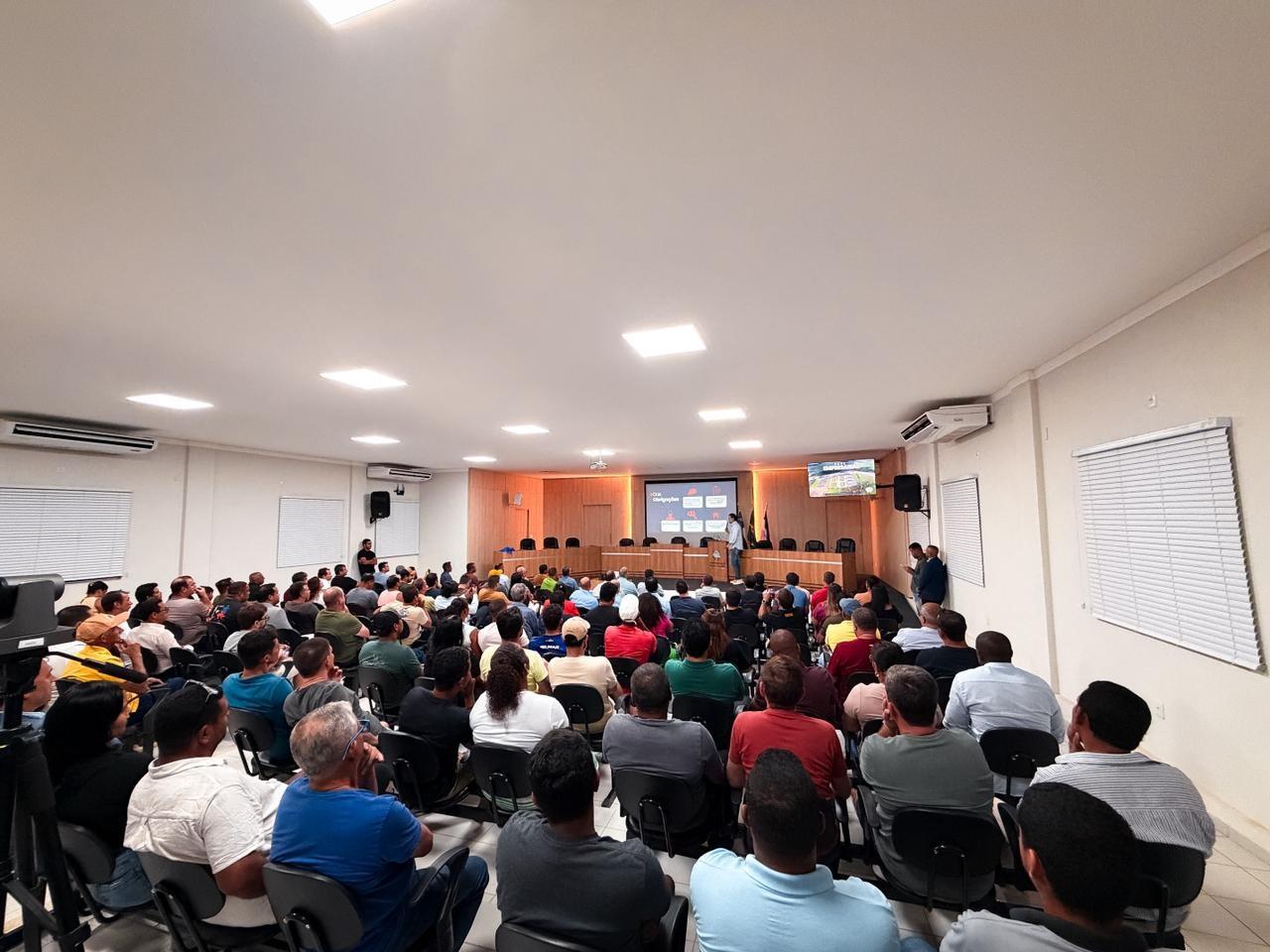 Prefeitura apresenta projeto do Park Empresarial e incentivos para empresários em Pedro Canário, ES