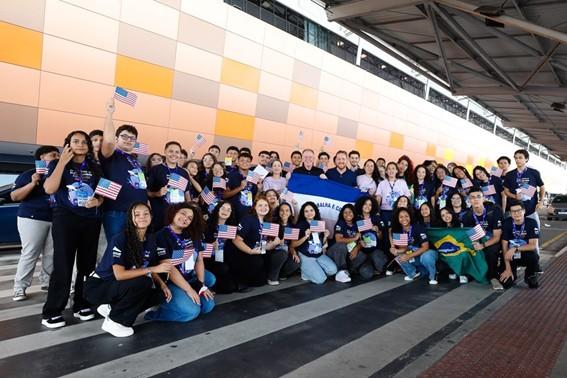 Governo do Espírito Santo conclui embarques do Programa de Intercâmbio Estudantil 2025