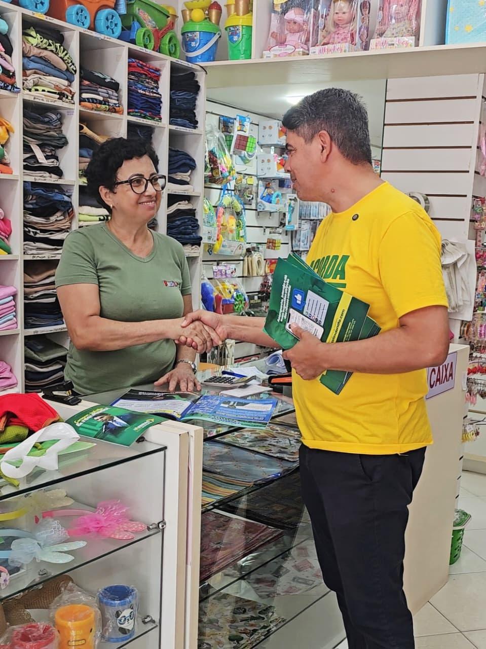 Deputado Federal Messias Donato presta contas do mandato e destaca investimentos em caminhada por Cariacica, no ES