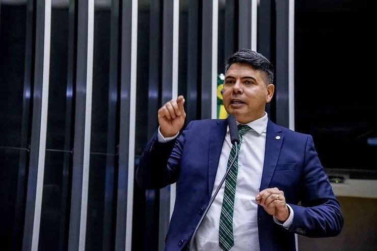 Messias Donato reage ao veto de Lula e defende derrubada para garantir cordões de girassóis