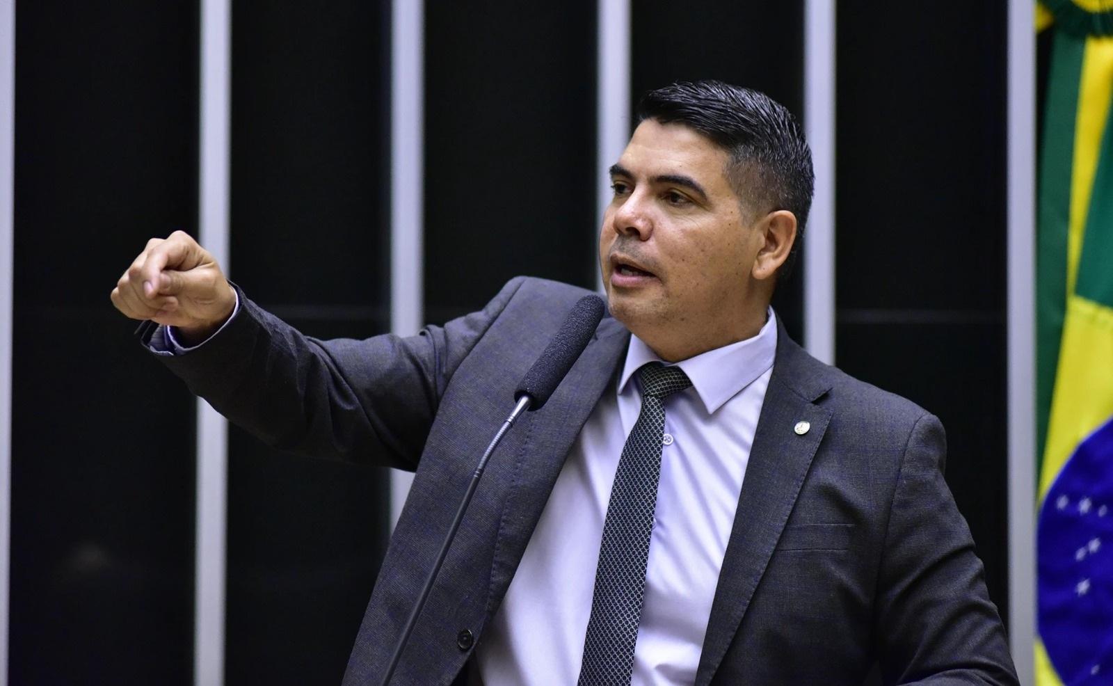Messias Donato expõe colapso do INSS e cobra explicações do governo Lula sobre fila recorde de brasileiros