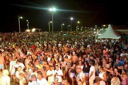 Multidão toma conta de Conceição da Barra e transforma cidade em epicentro do Carnaval no Espírito Santo