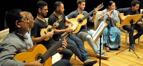 Prorrogadas inscrições para concurso de professor da Fames, no ES, com salários de até R$ 10.062