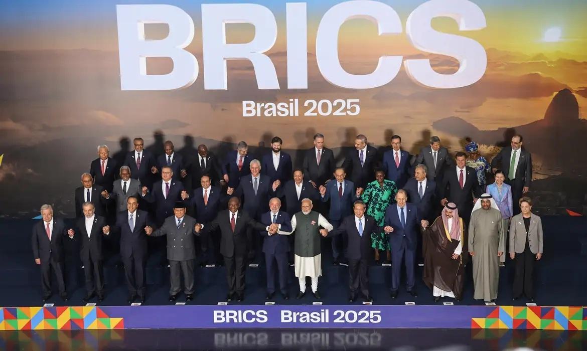 Brasil deve adotar cautela entre EUA e Irã, parceiro do Brics