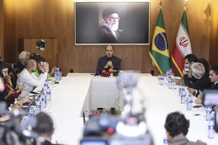 Embaixador do Irã: EUA evitam acordo e Trump se acha “rei do mundo”