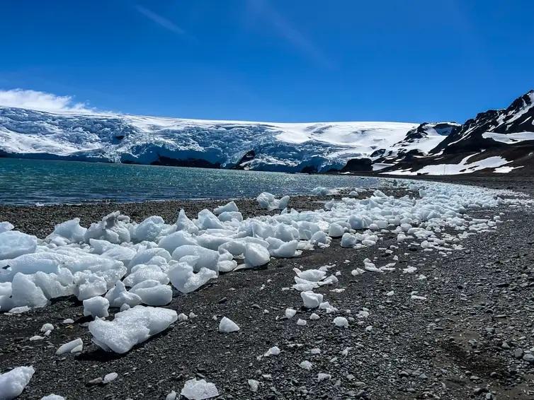 Programa Antártico Brasileiro alerta para degelo acelerado nos polos