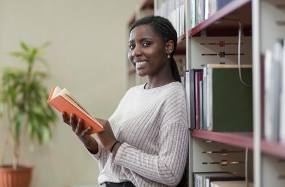 12/3, Dia do Bibliotecário: profissional é essencial para mediação da informação e na formação de leitores