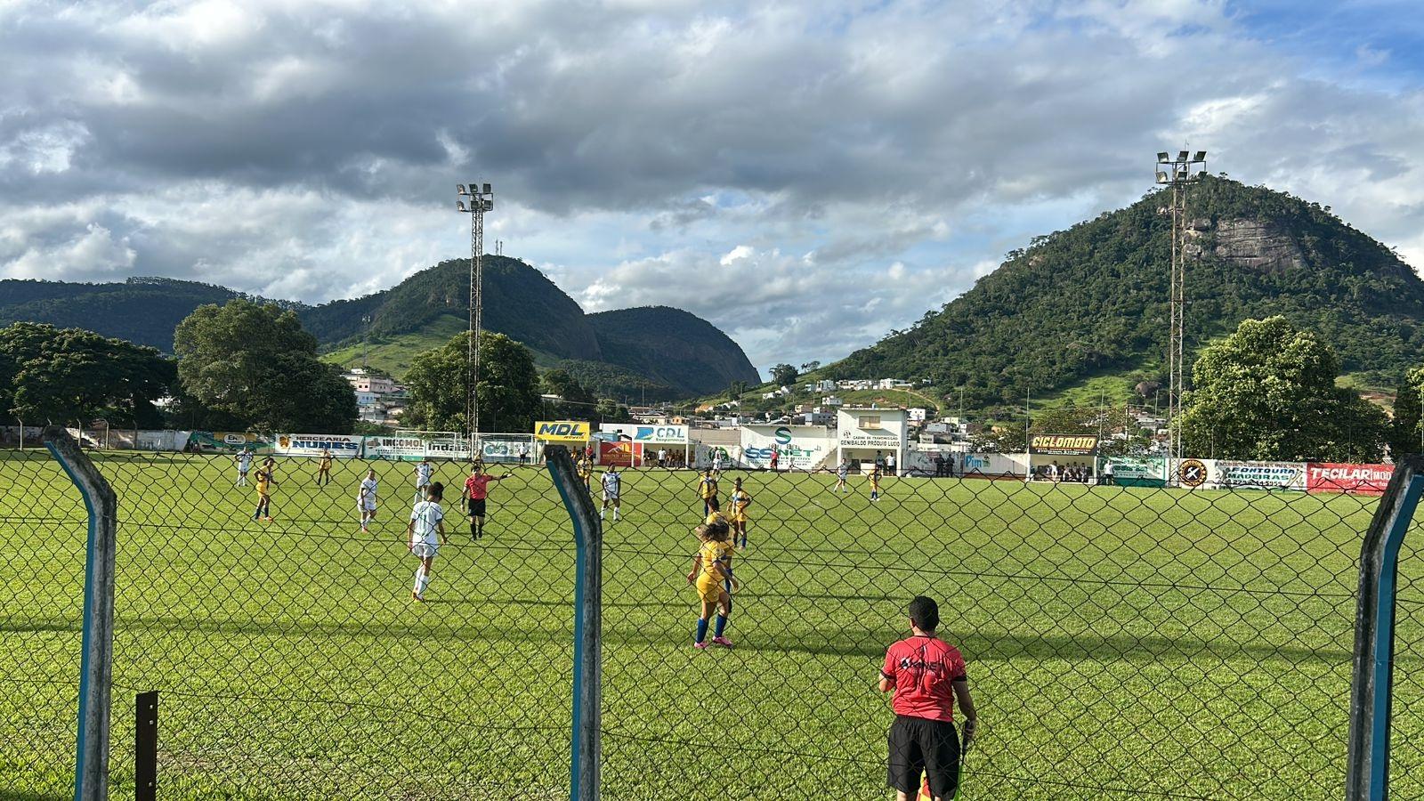 Seleção feminina de Conceição da Barra, ES, goleia Ecoporanga na estreia da Copa Sesport
