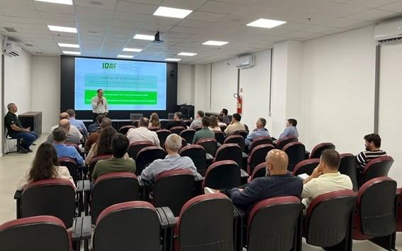 Idaf se reúne com representantes de abatedouros-frigoríficos para debater novas regulamentações