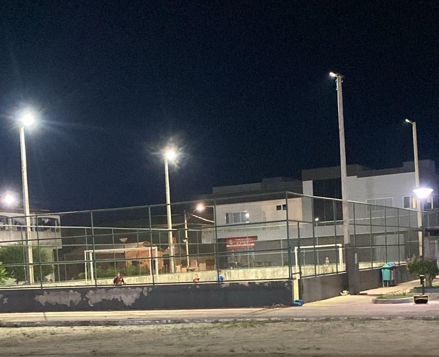 Campos, quadras e praças de Conceição da Barra recebem nova iluminação de LED