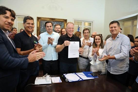 Governo do Estado assina Projeto de Lei que concede benefícios fiscais ao setor de confecção