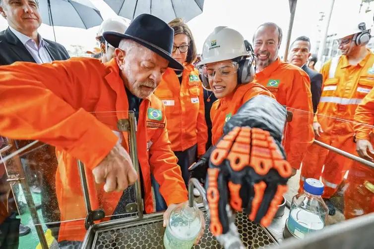 Lula defende criação de reserva estratégica de combustíveis